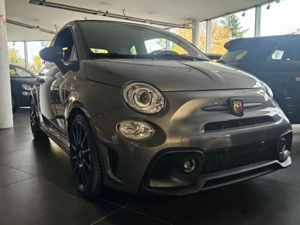 Abarth 695 2024 Benzine