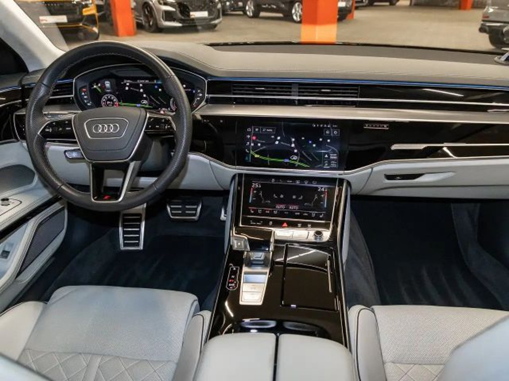 Audi S8