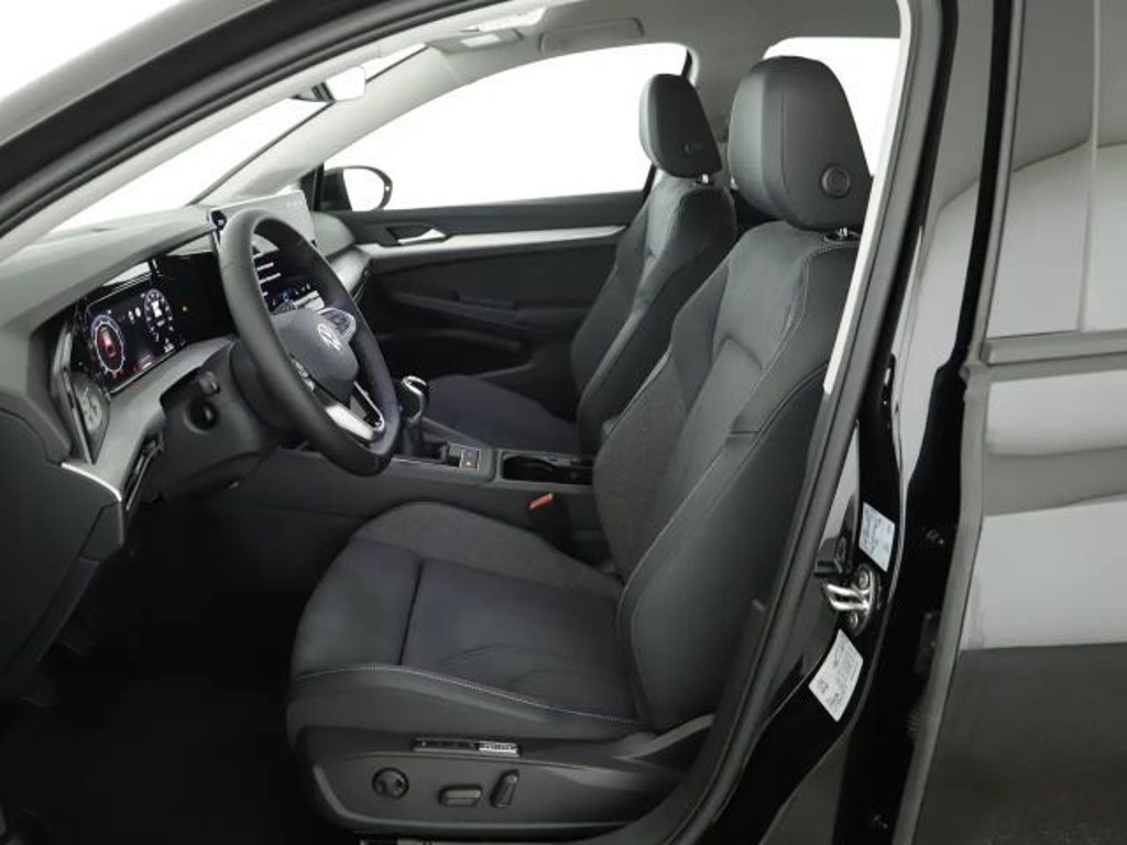 Volkswagen Golf 2025 Benzine