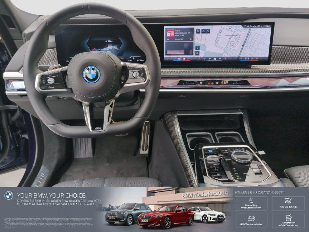 BMW i7