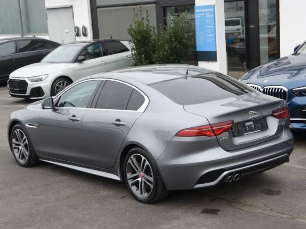 Jaguar XE