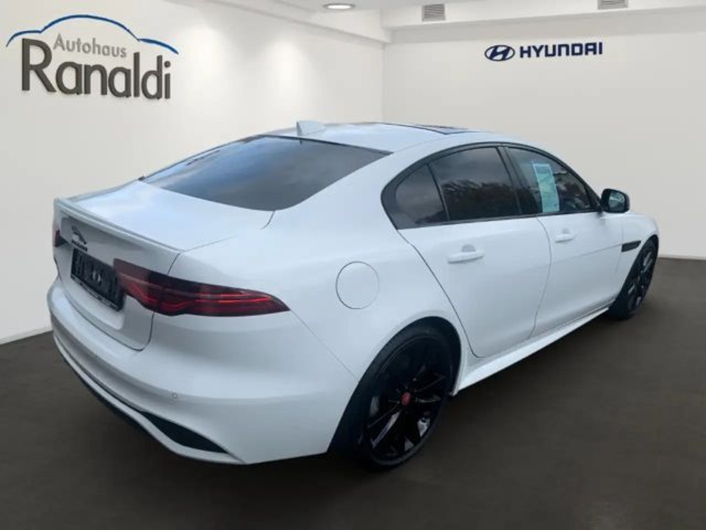 Jaguar XE