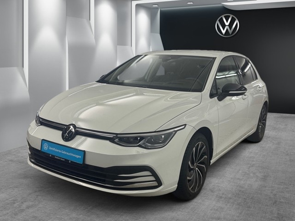 Volkswagen Golf 2023 Benzine