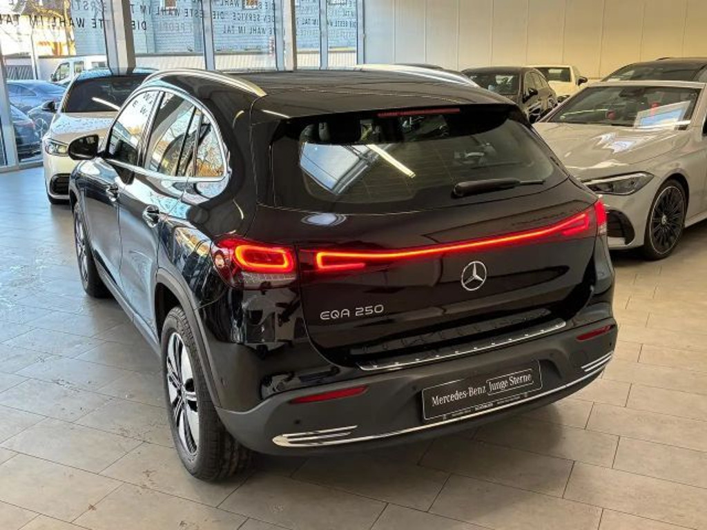 Mercedes-Benz EQA