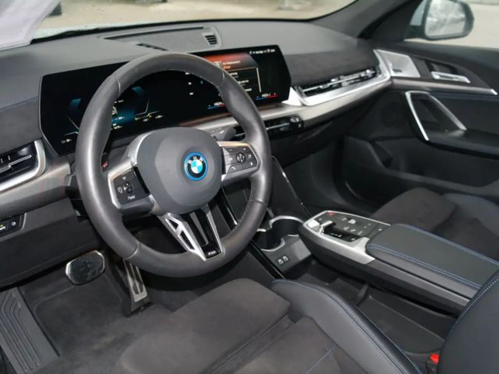 BMW iX2