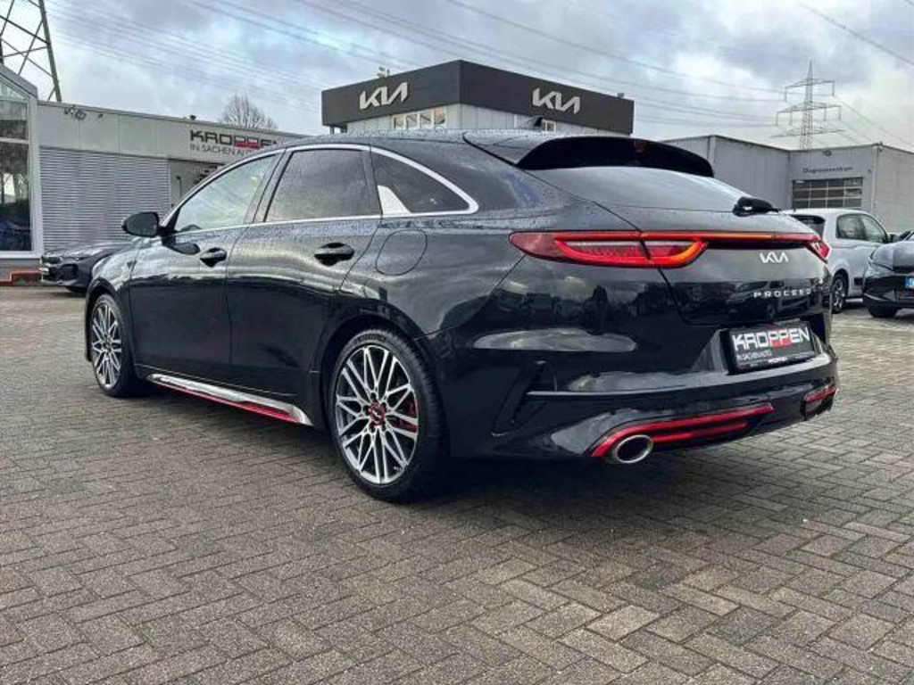 Kia ProCeed