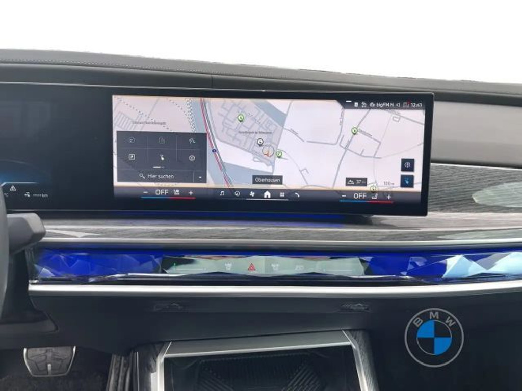 BMW i7