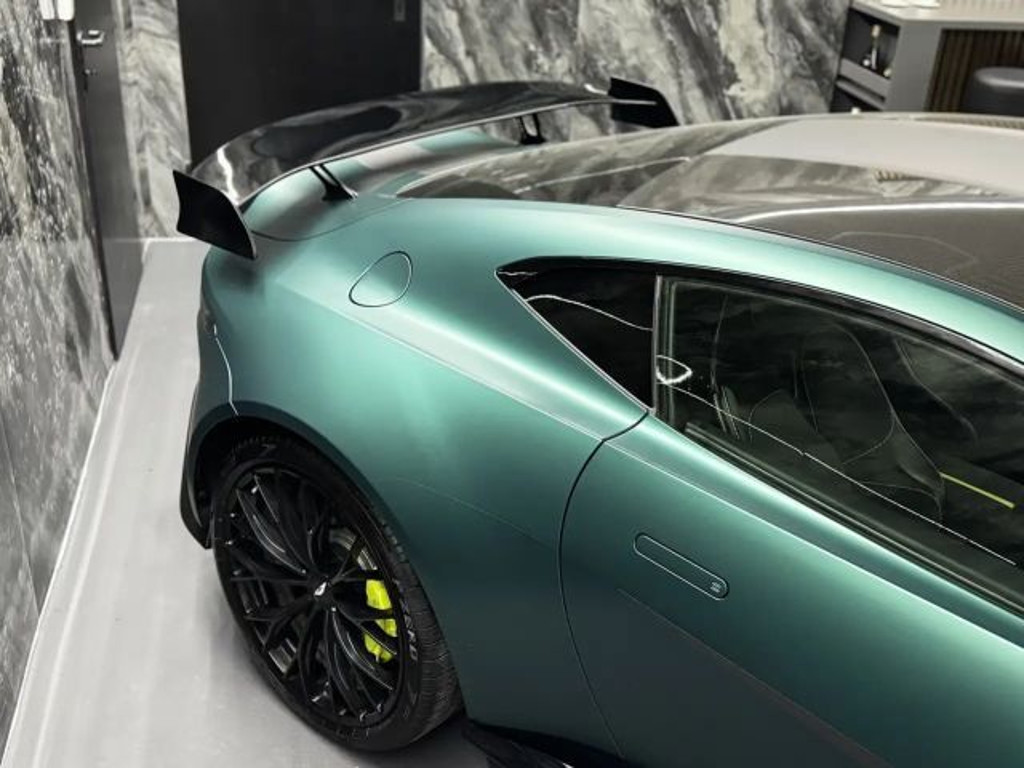 Aston Martin Vantage