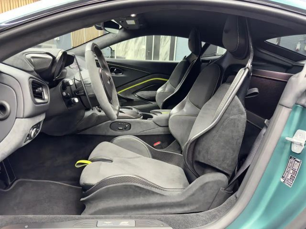 Aston Martin Vantage