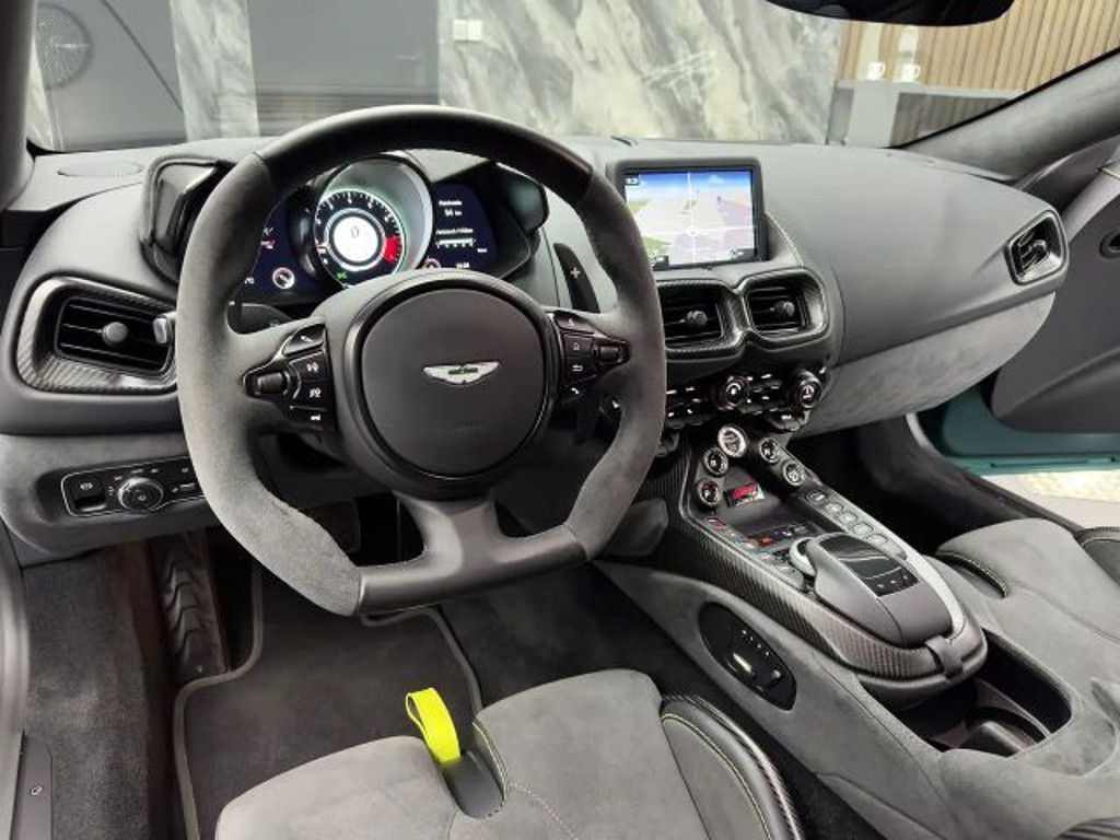 Aston Martin Vantage