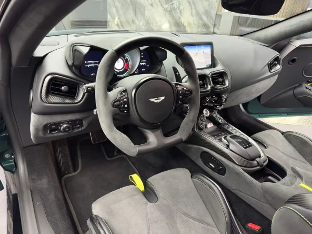 Aston Martin Vantage