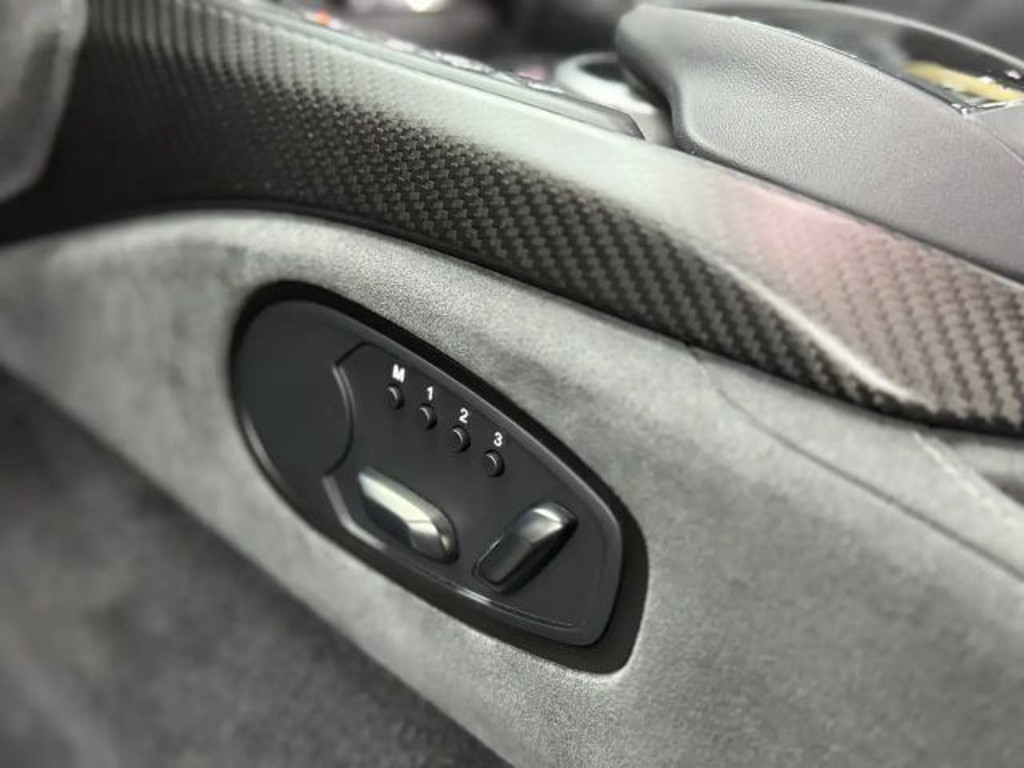 Aston Martin Vantage