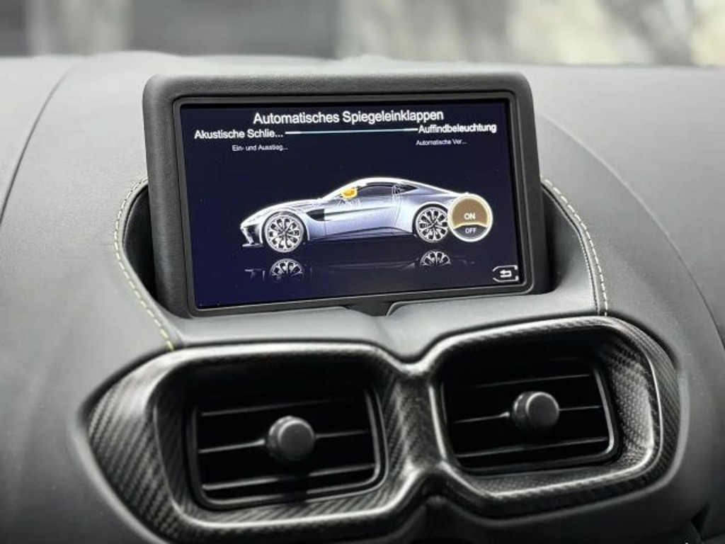 Aston Martin Vantage