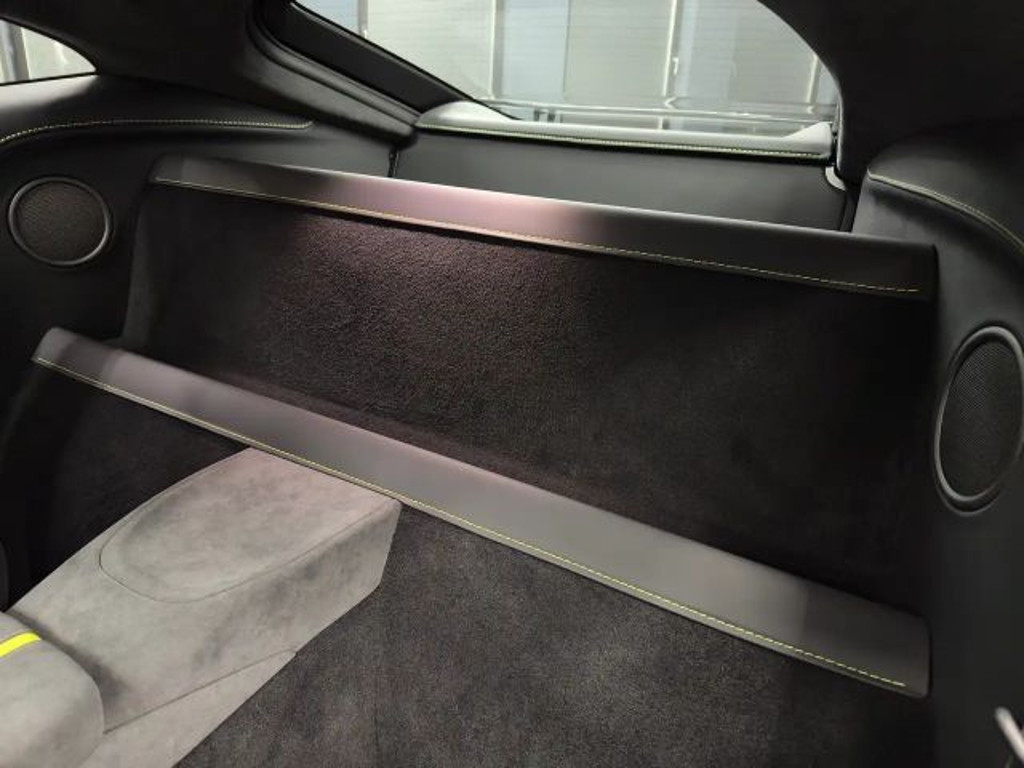 Aston Martin Vantage