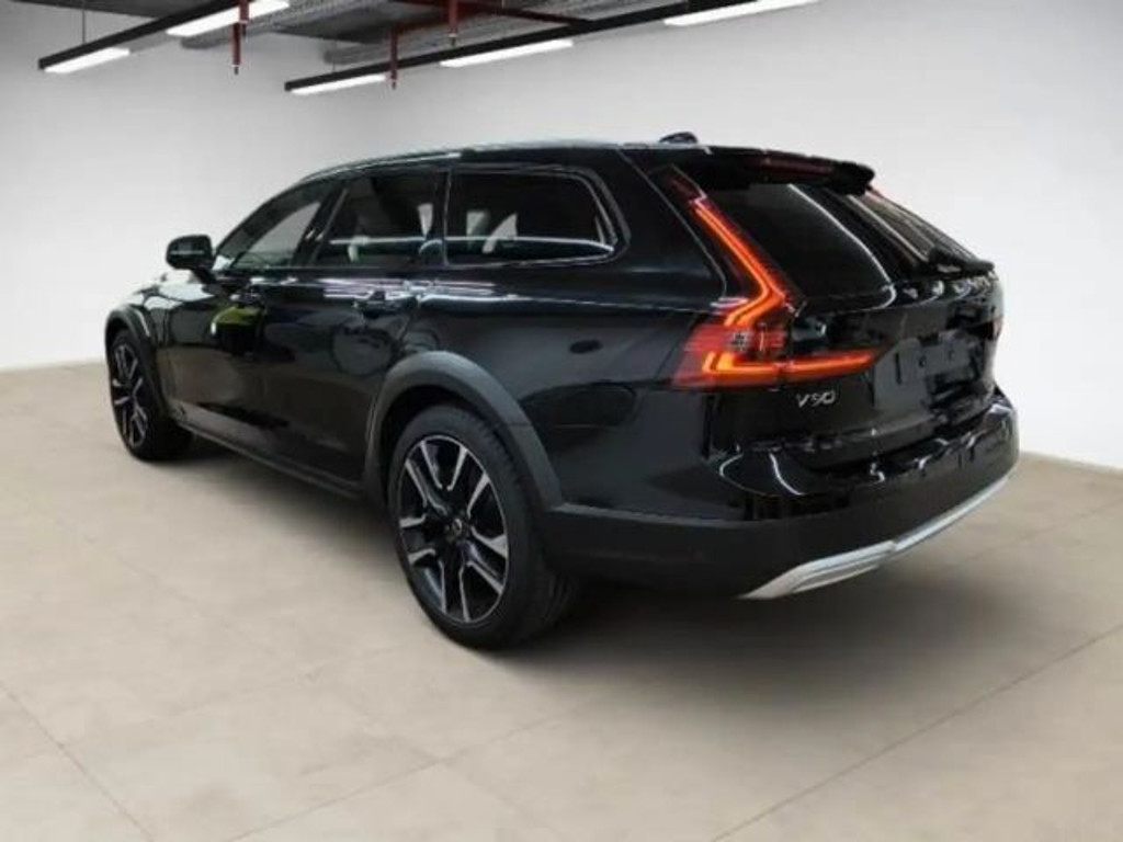 Volvo V90 Cross Country