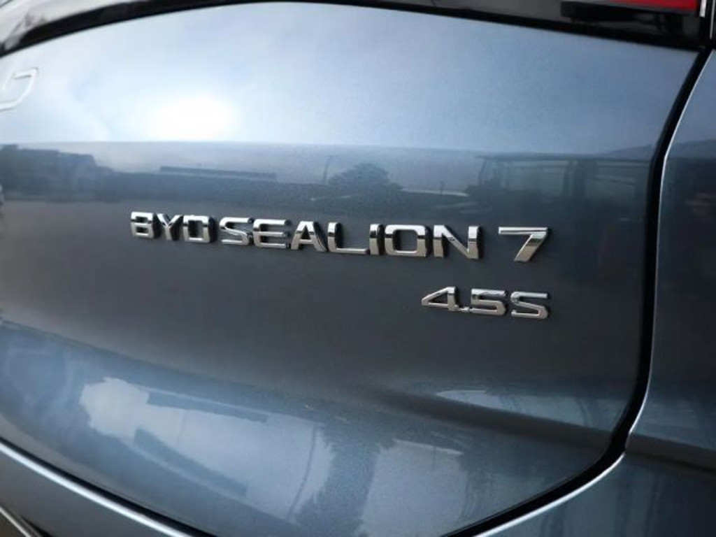BYD Sealion 7