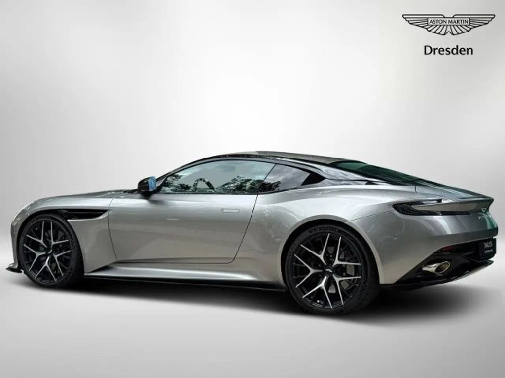 Aston Martin DB12
