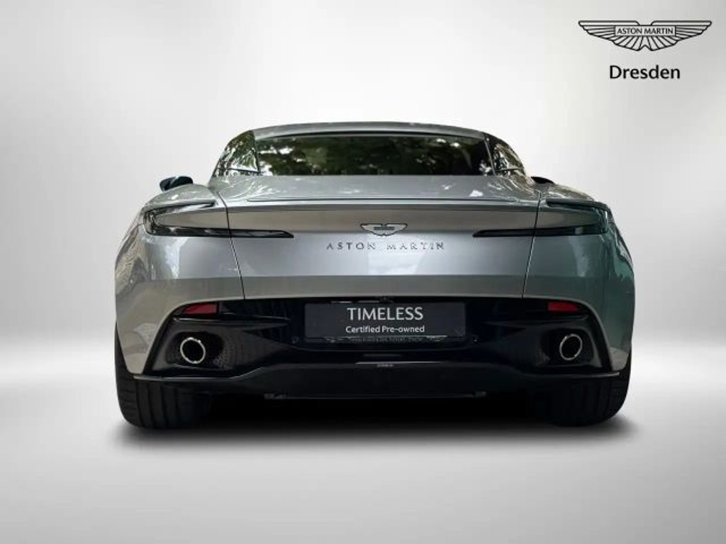 Aston Martin DB12