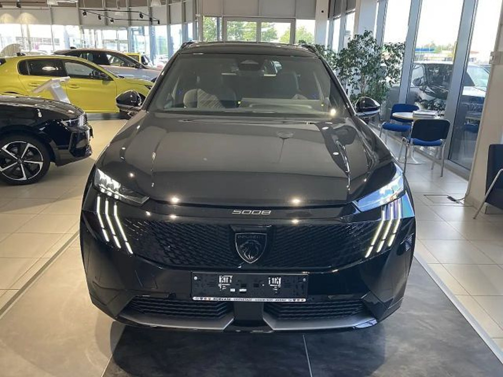 Peugeot E-5008