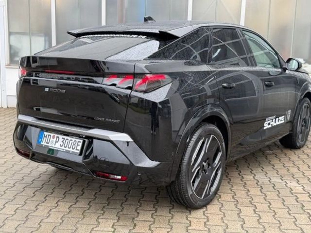 Peugeot E-3008