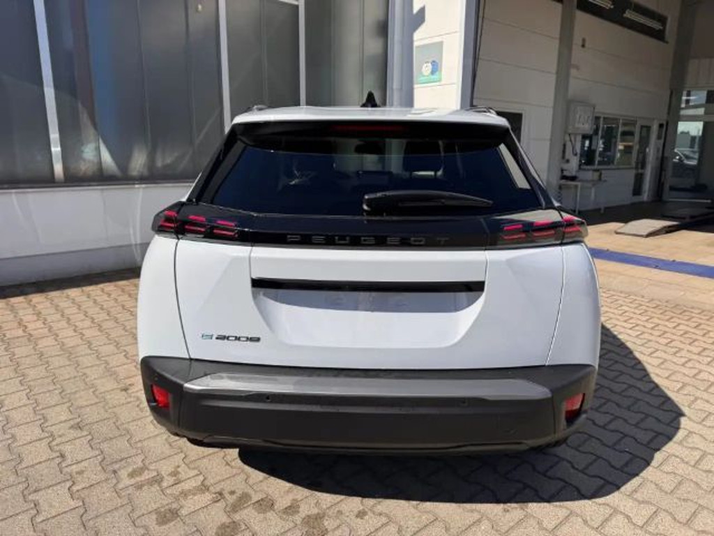 Peugeot e-2008