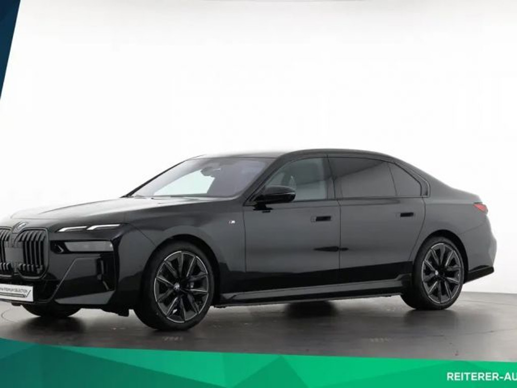 BMW i7