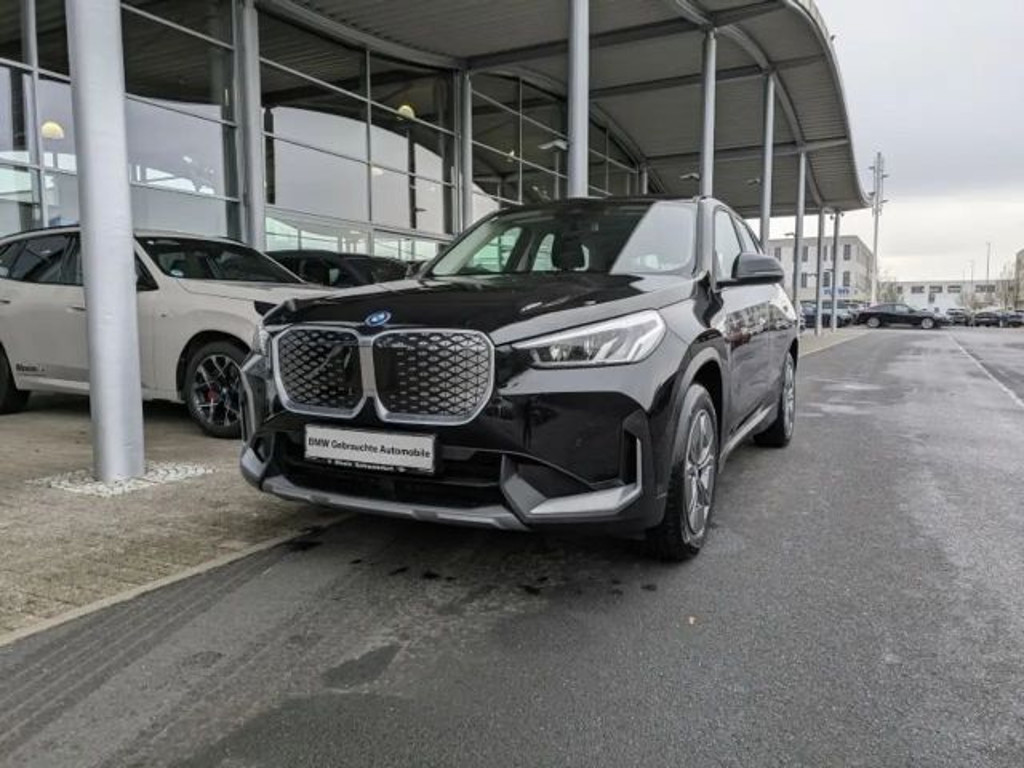 BMW iX1