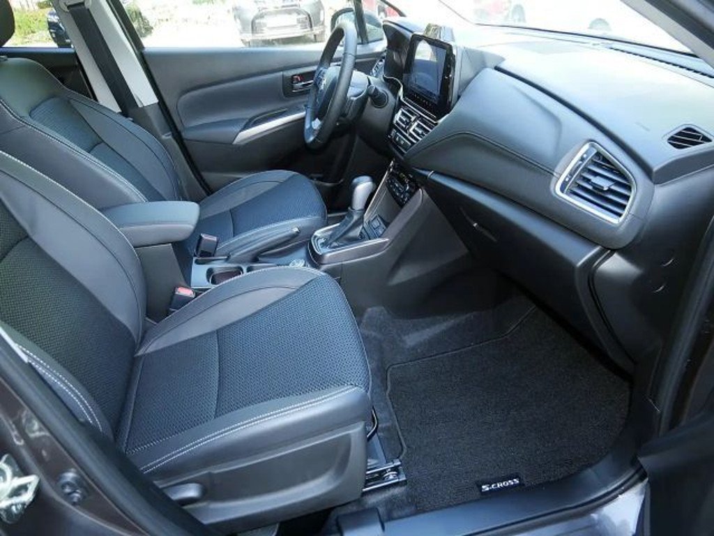 Suzuki S-Cross