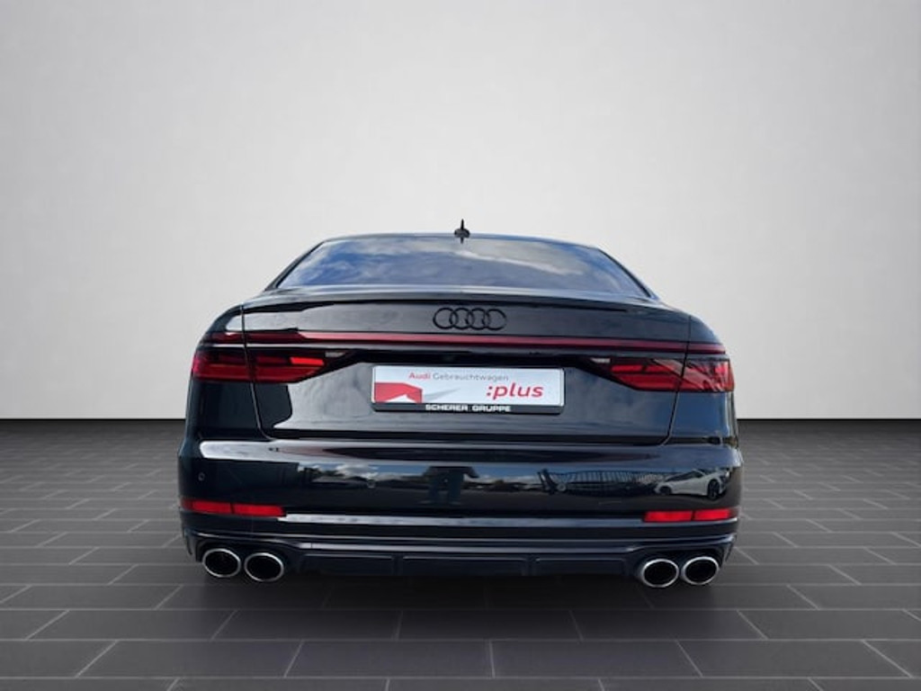 Audi S8