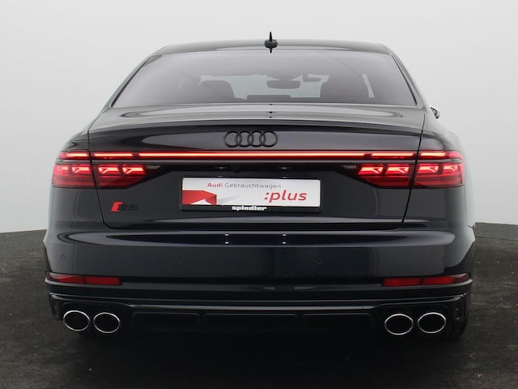 Audi S8