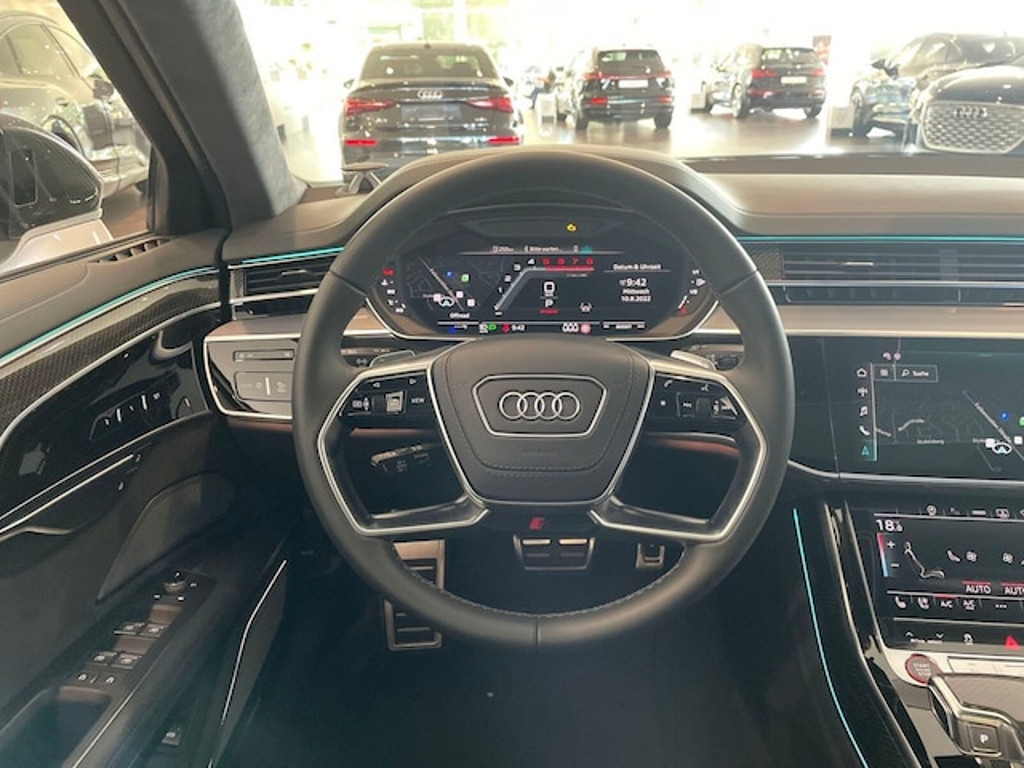 Audi S8