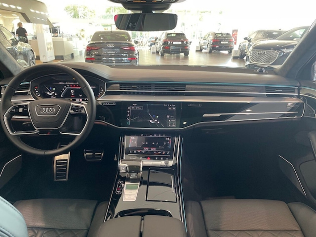 Audi S8