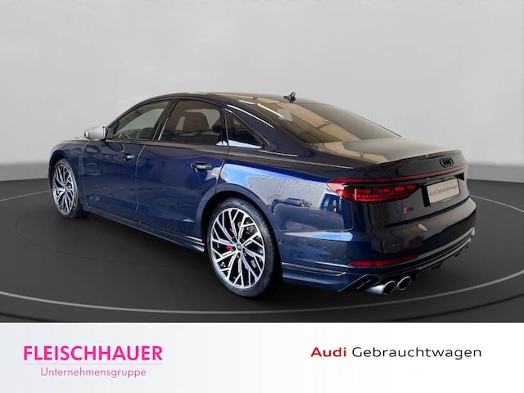 Audi S8