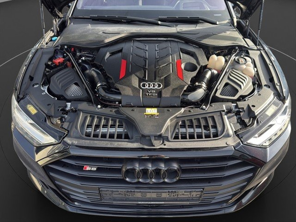 Audi S8