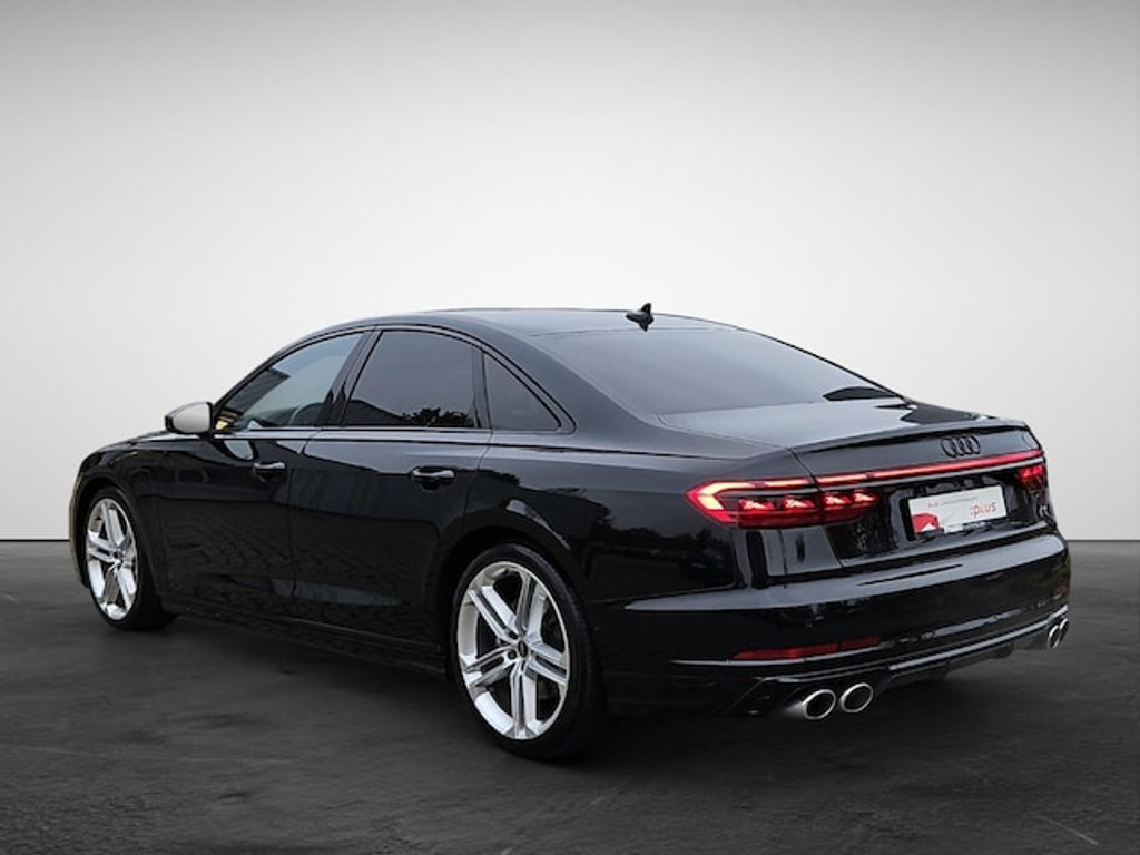 Audi S8
