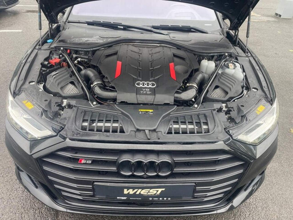 Audi S8