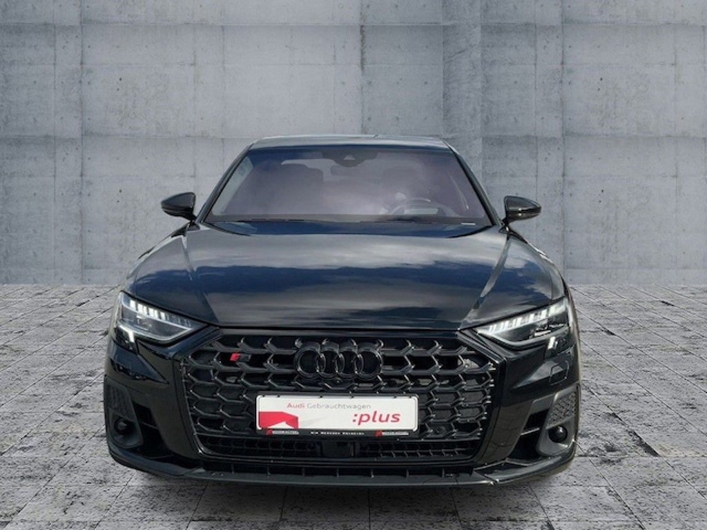 Audi S8