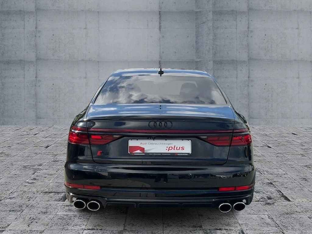 Audi S8