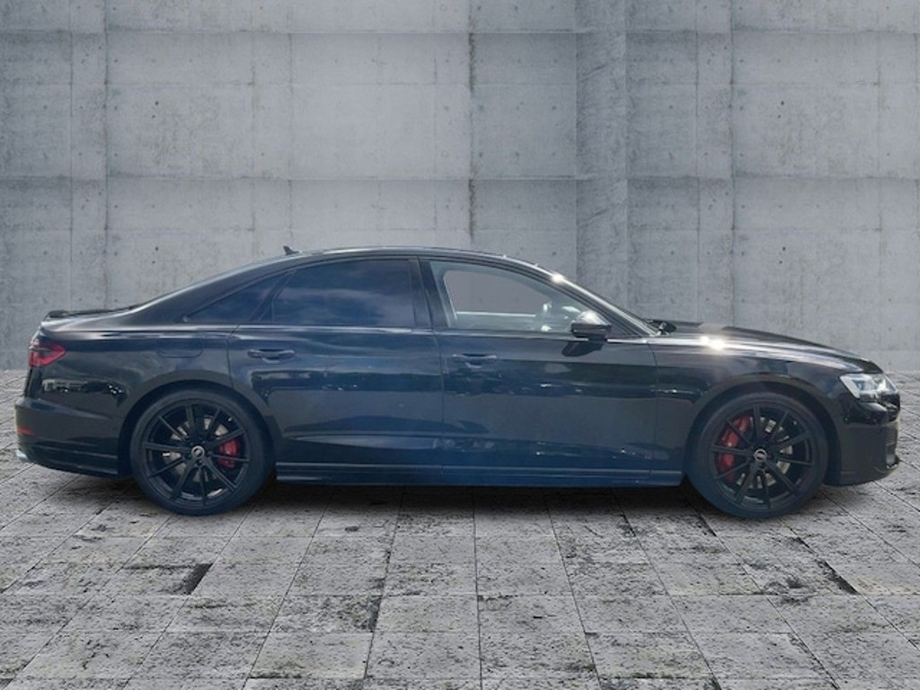 Audi S8