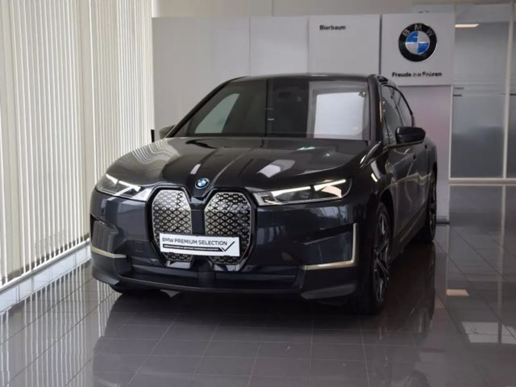 BMW iX
