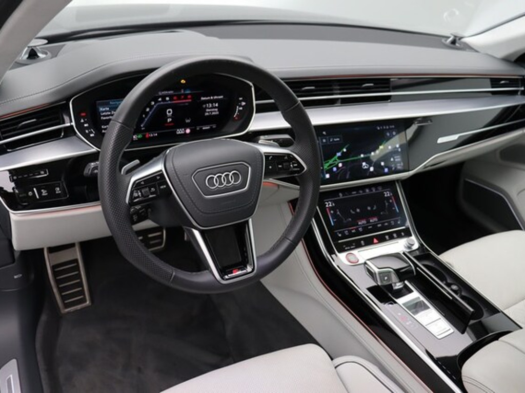 Audi S8