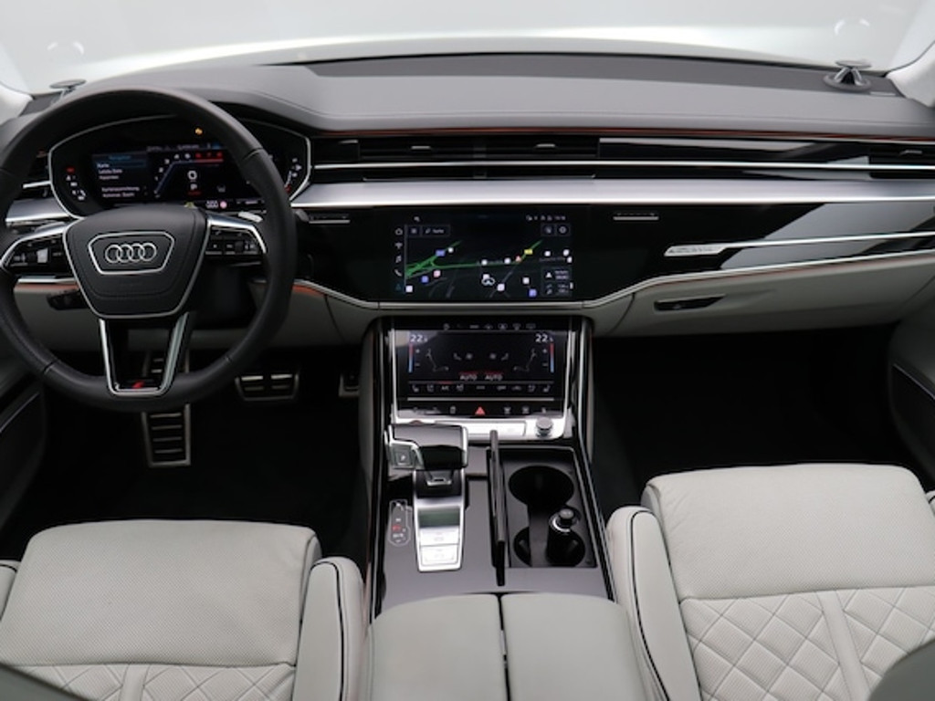 Audi S8