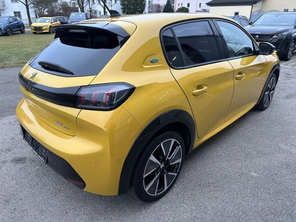 Peugeot e-208
