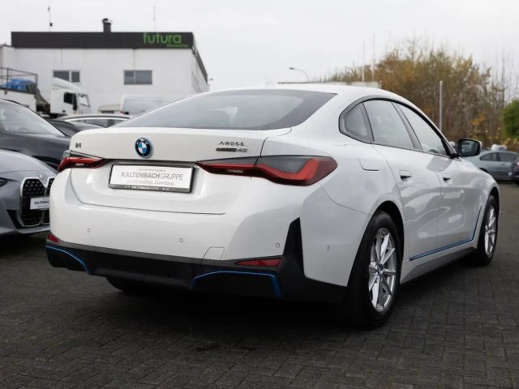 BMW i4