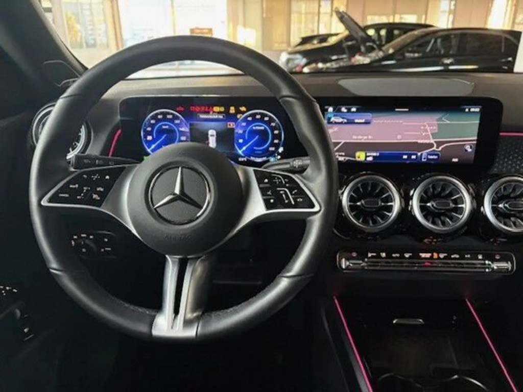 Mercedes-Benz EQB