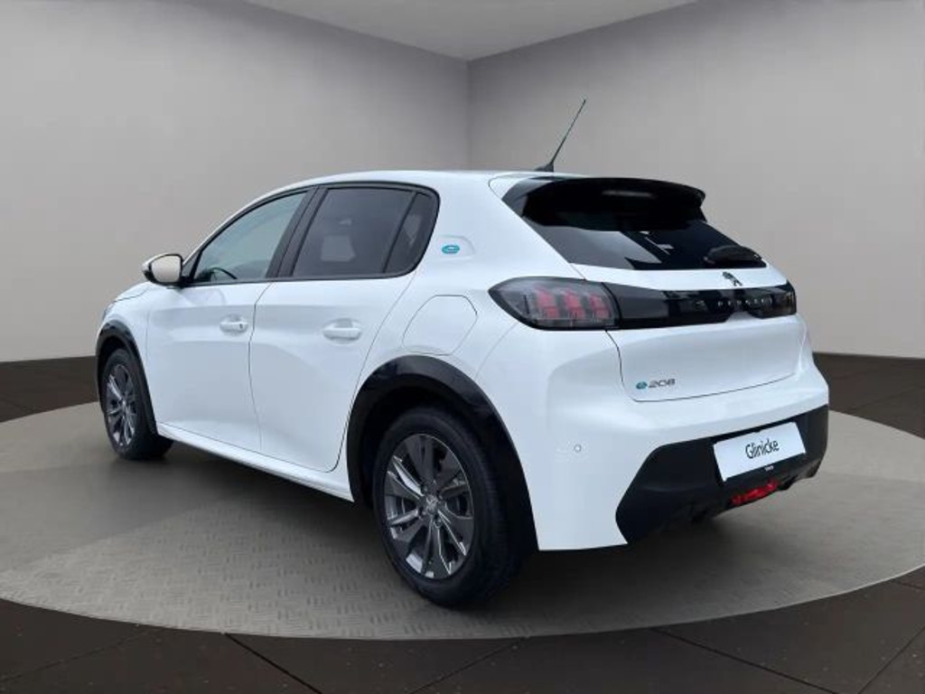 Peugeot e-208