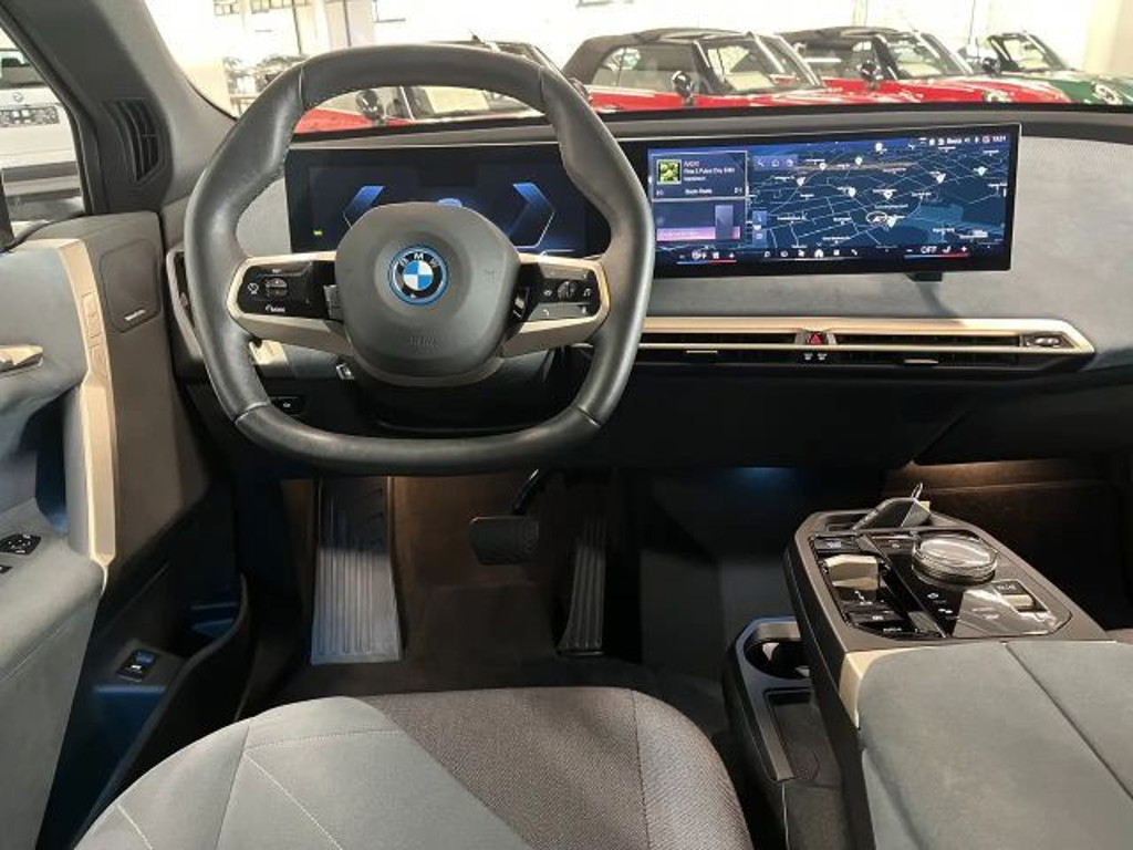 BMW iX