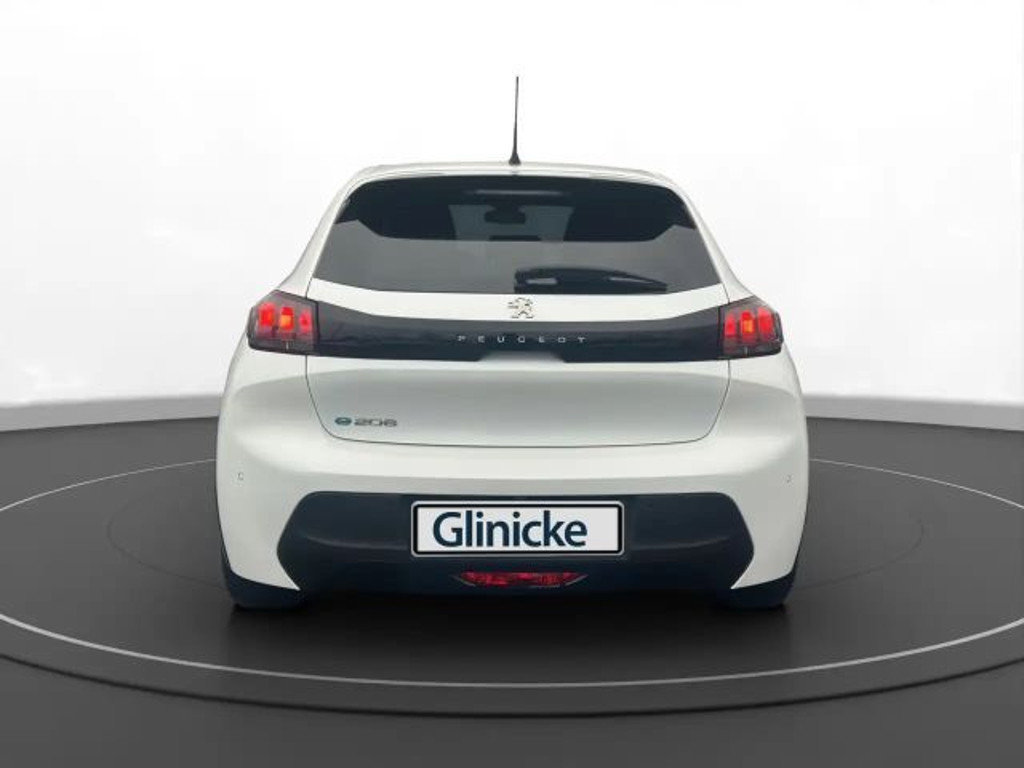 Peugeot e-208