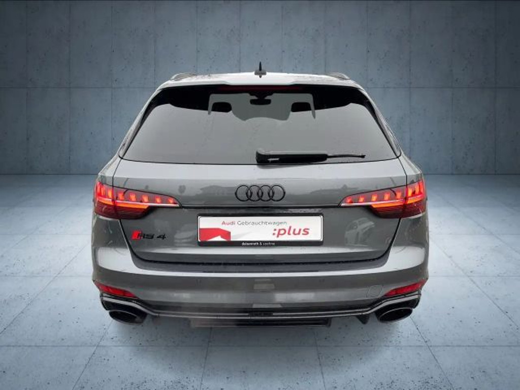 Audi RS4