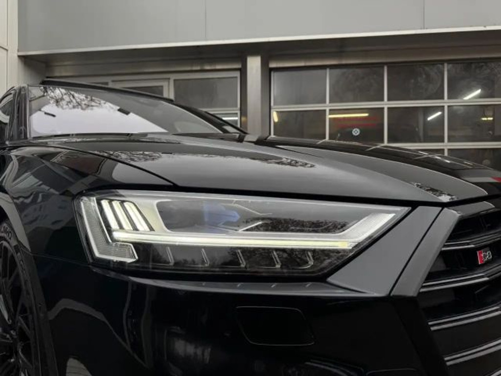 Audi S8